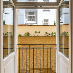 Petrin Tower Aparthotel Prag